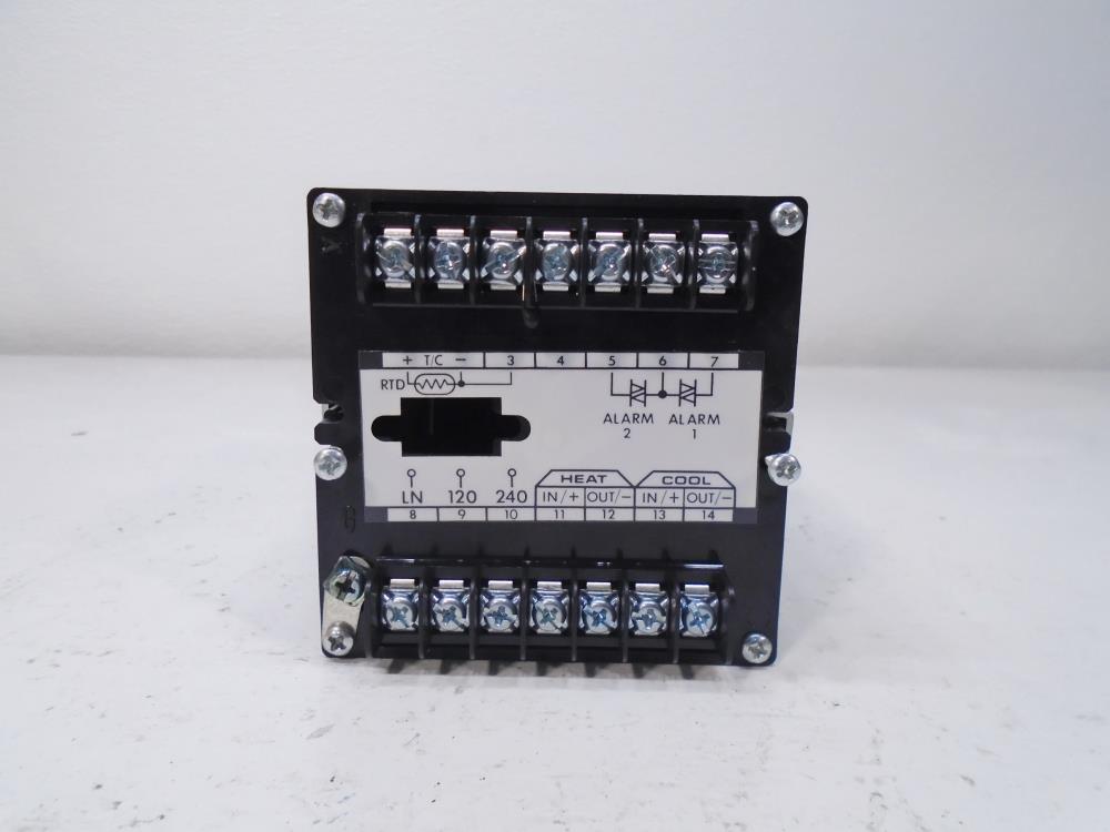 Athena 0 to 1400 Deg. F Temperature Controller 6075-T-T